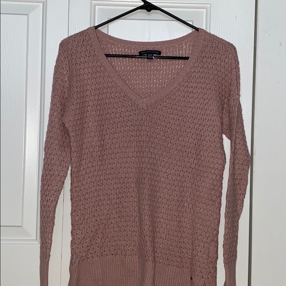 Cute baby pink, v-neck knitted sweater